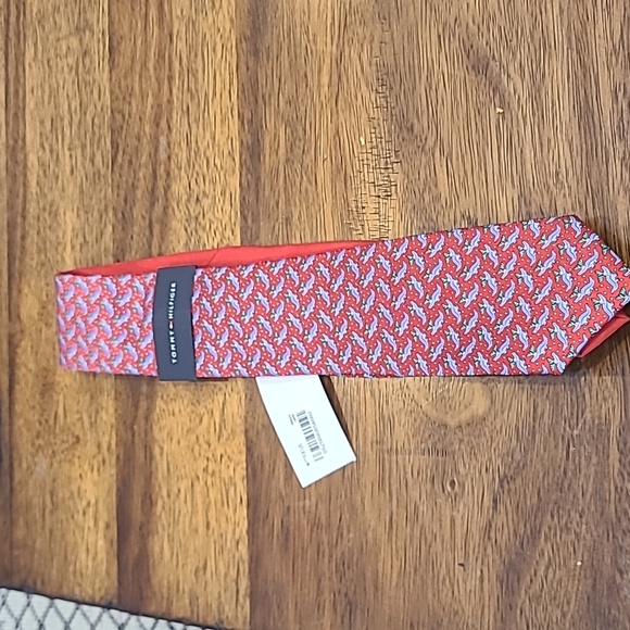 Tommy Hilfiger Other - Tommy Hilfiger Men's Neck Tie 100% Silk Red Animal Print. New
